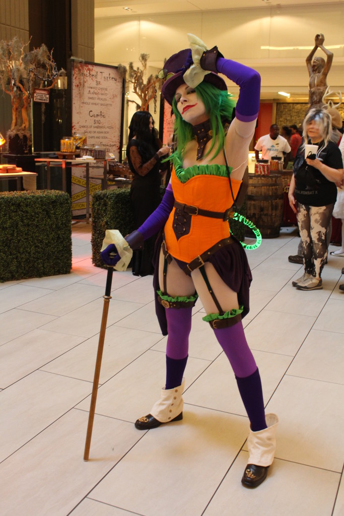 This is a beautifully done Duela Dent from a beautiful cosplayer. In fact, we liked her so much we made her the cover image for this gallery. Nice job Ms Dent!