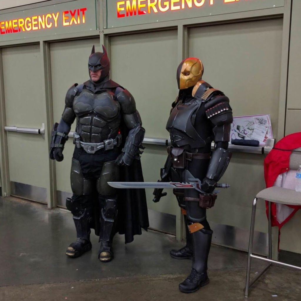 Batman and Deathstroke looking pretty beefy.