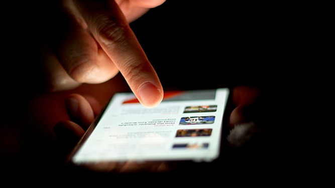"Close up of smartphone in hand" (CC BY-SA 2.0) by Japanexperterna.se