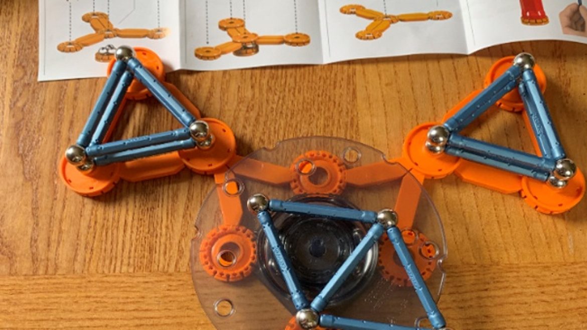 GeoMag-Review-Feature