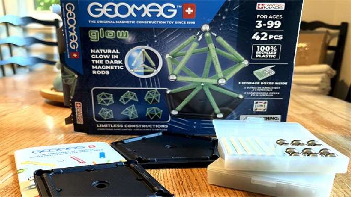 The complete GEOMAG Glow box set.