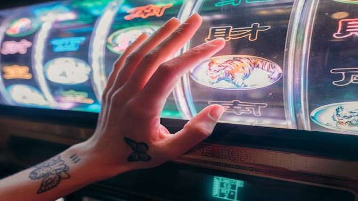 Handslot-Cool-Pexels-AdArt