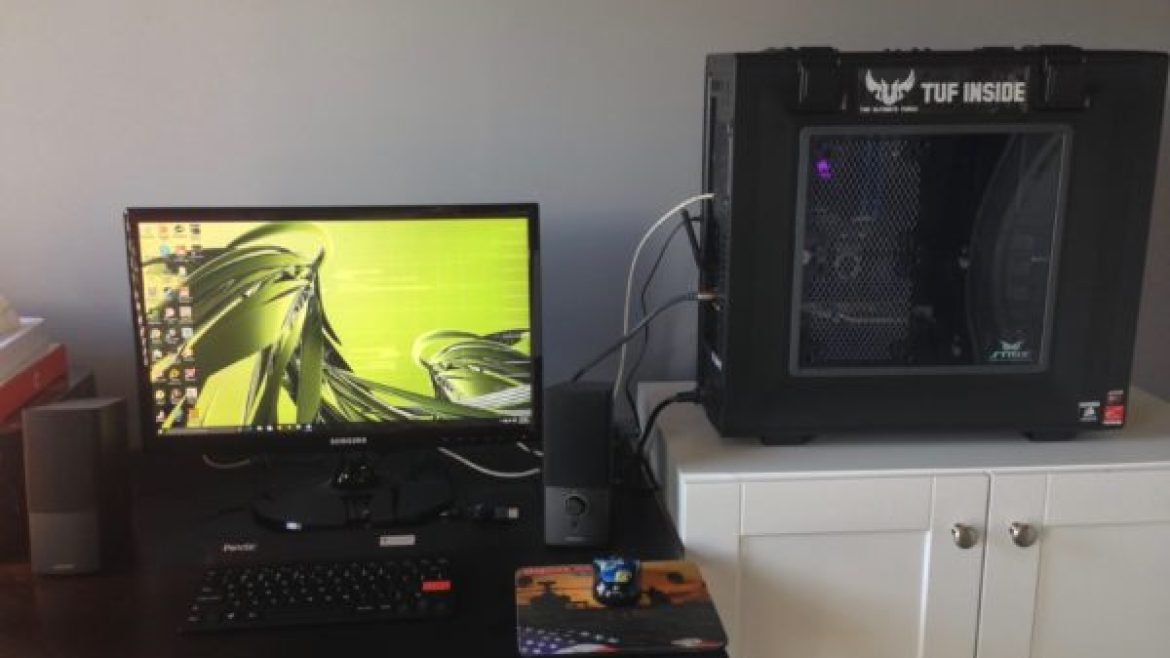 The Penclic keyboard is very versitile and works with different types of computers. Top: the Penclic with my custom gaming PC.  Bottom: Penclic keyboard with my MacBook Air.