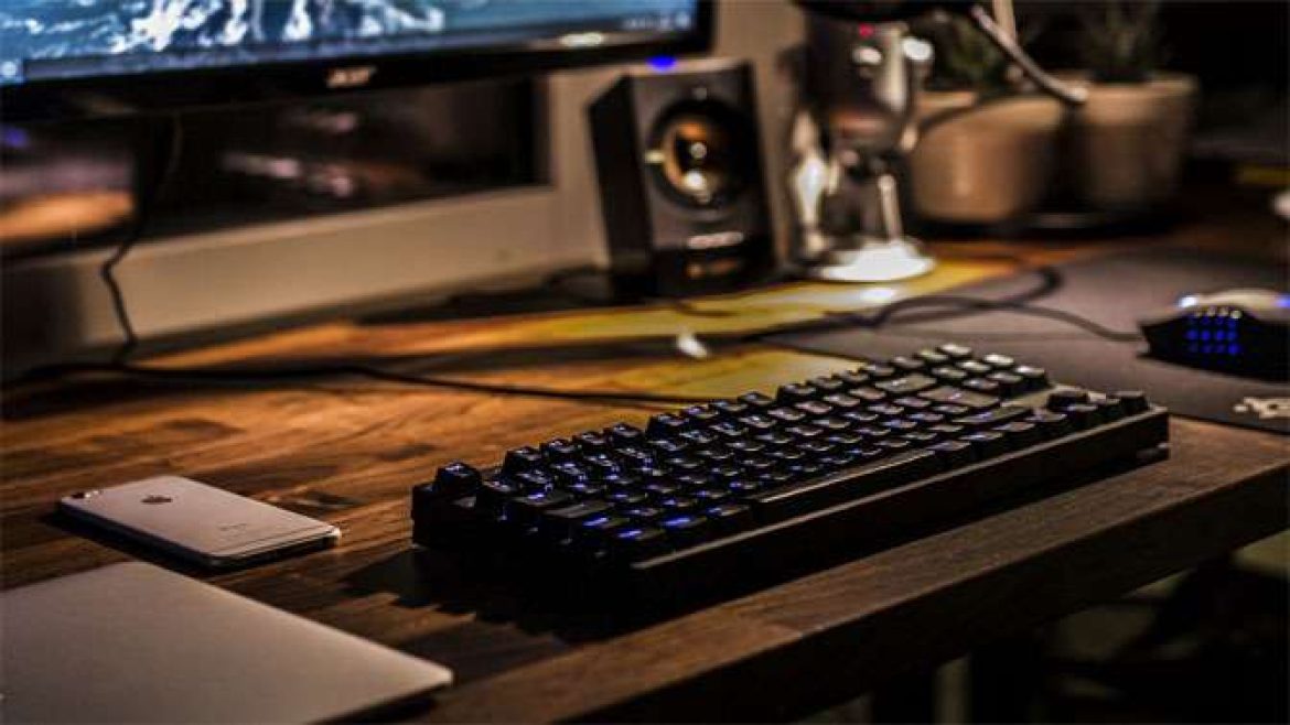 Keyboard-Workshop-UnSplash-Adart