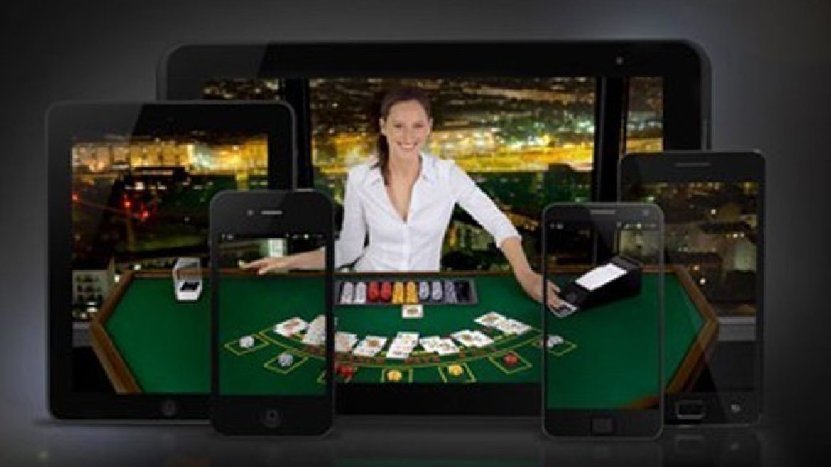 LiveCasinoGirl-FEATURE