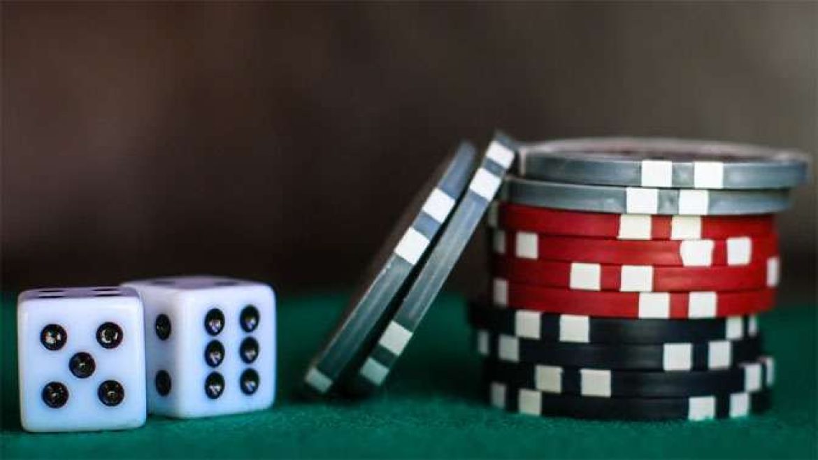 dice-chips-Upsplash-Adart1